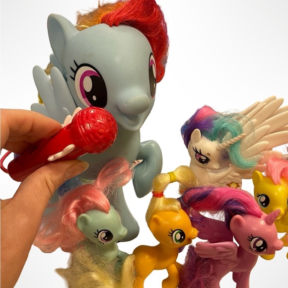 Bundle pack of my Little ponies, including a singing, Rainbow Dash - Picture 2 of 4